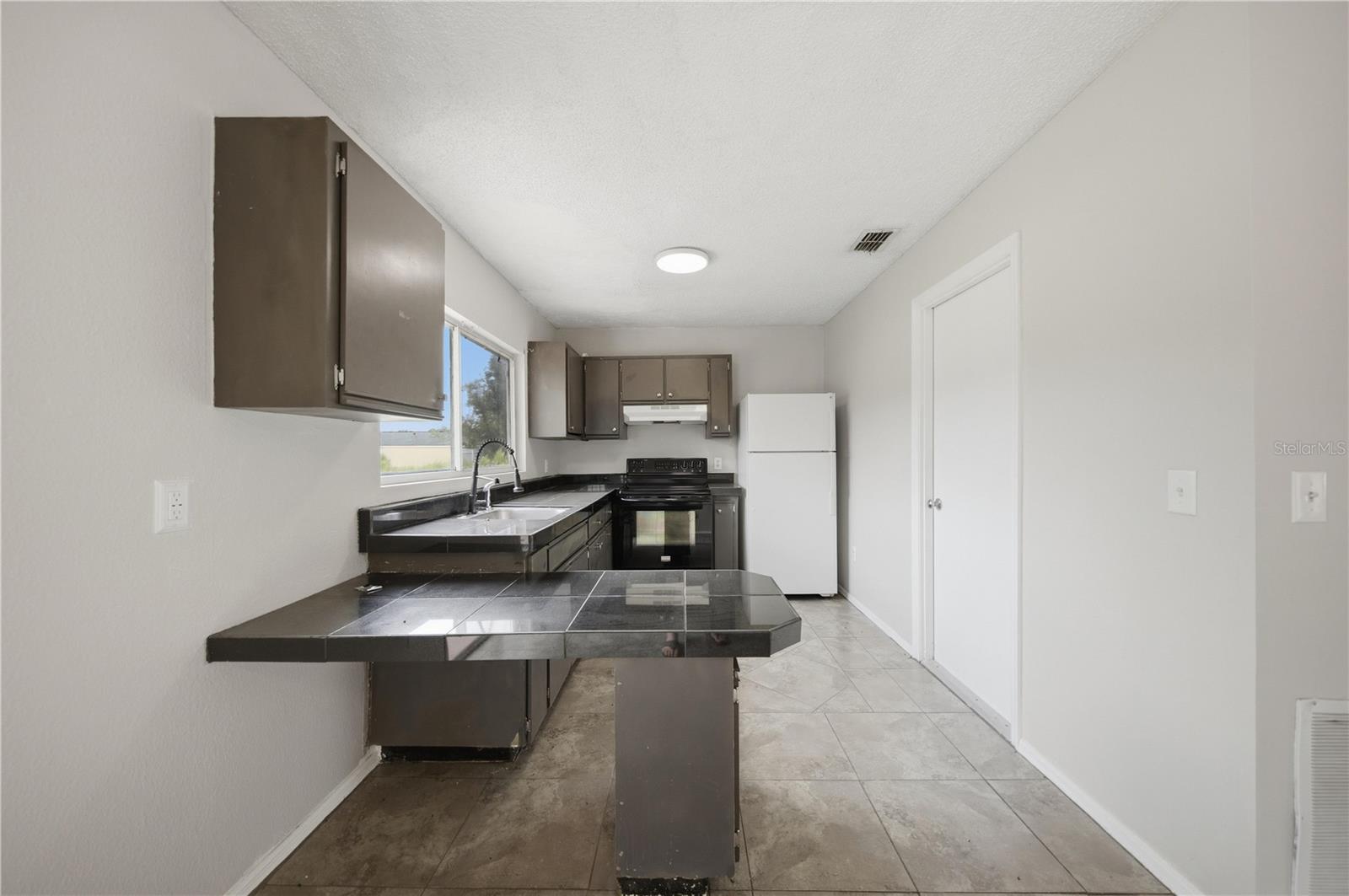 24 Cedar Ter Property Photo 9
