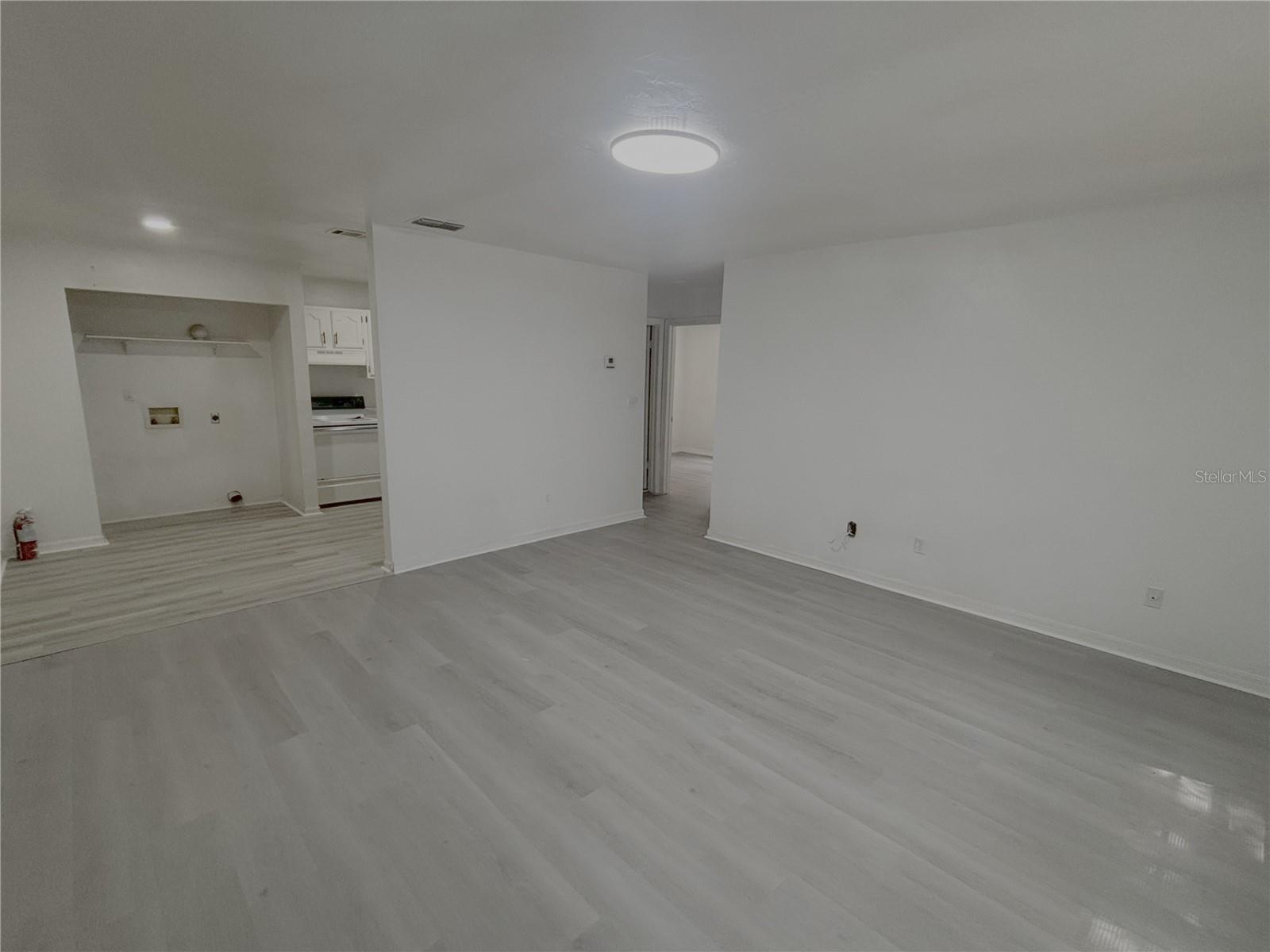 2404 Sw 31 Pl #6 & 7 Property Photo 5