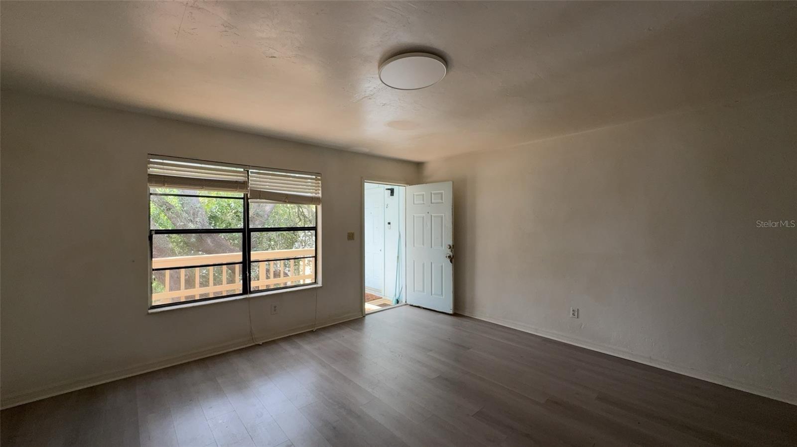 2404 Sw 31 Pl #6 & 7 Property Photo 7