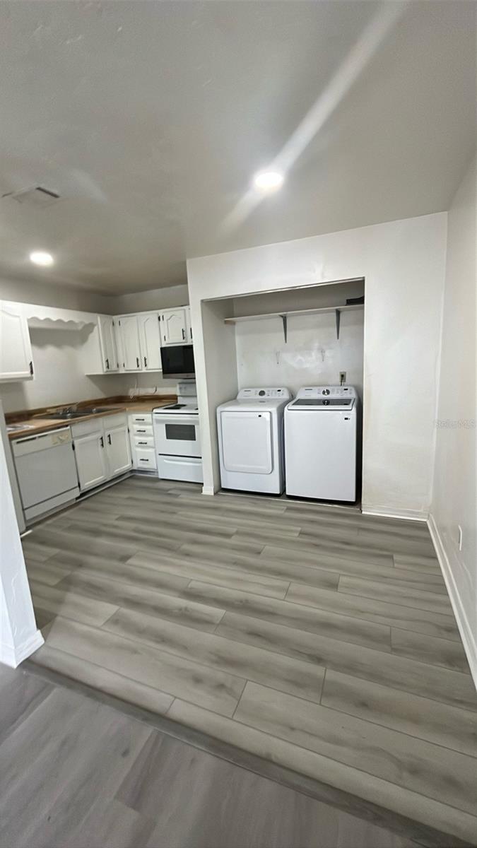 2404 Sw 31 Pl #6 & 7 Property Photo 10