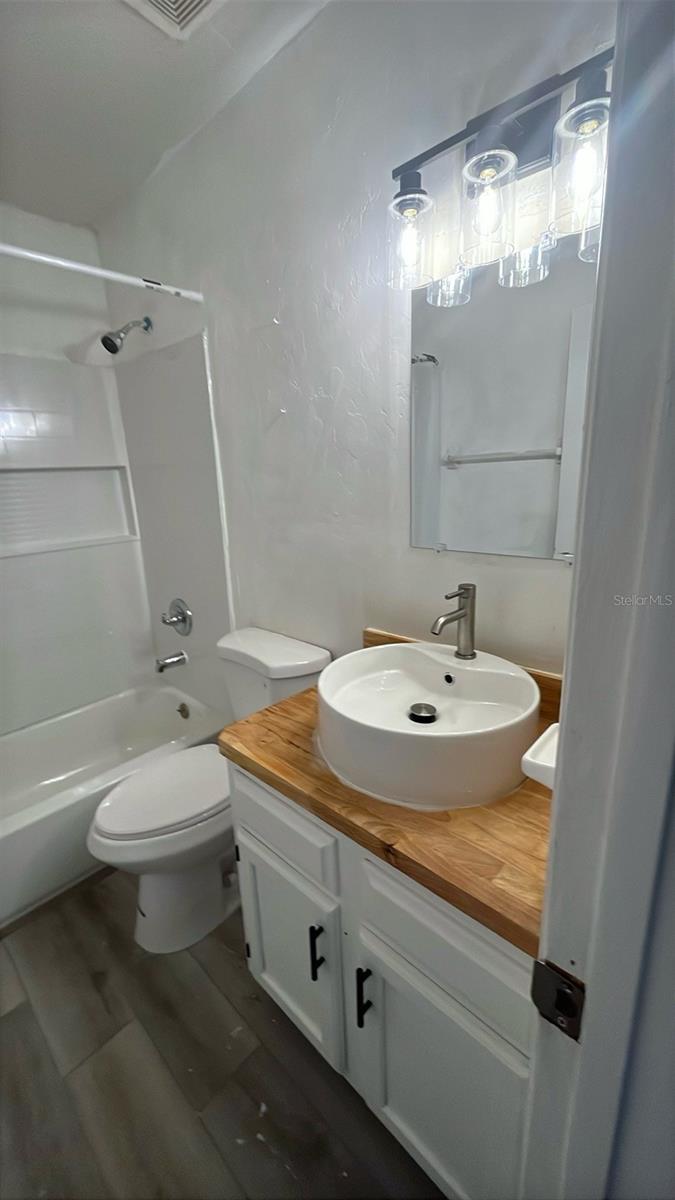 2404 Sw 31 Pl #6 & 7 Property Photo 15