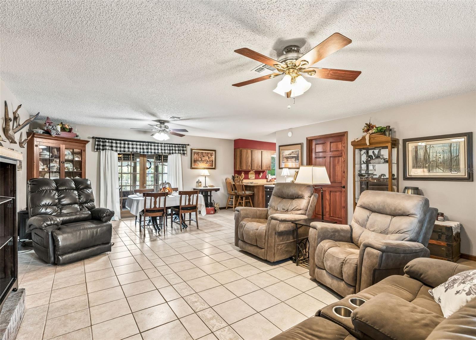 2677 Ne 60th Ln Property Photo 10