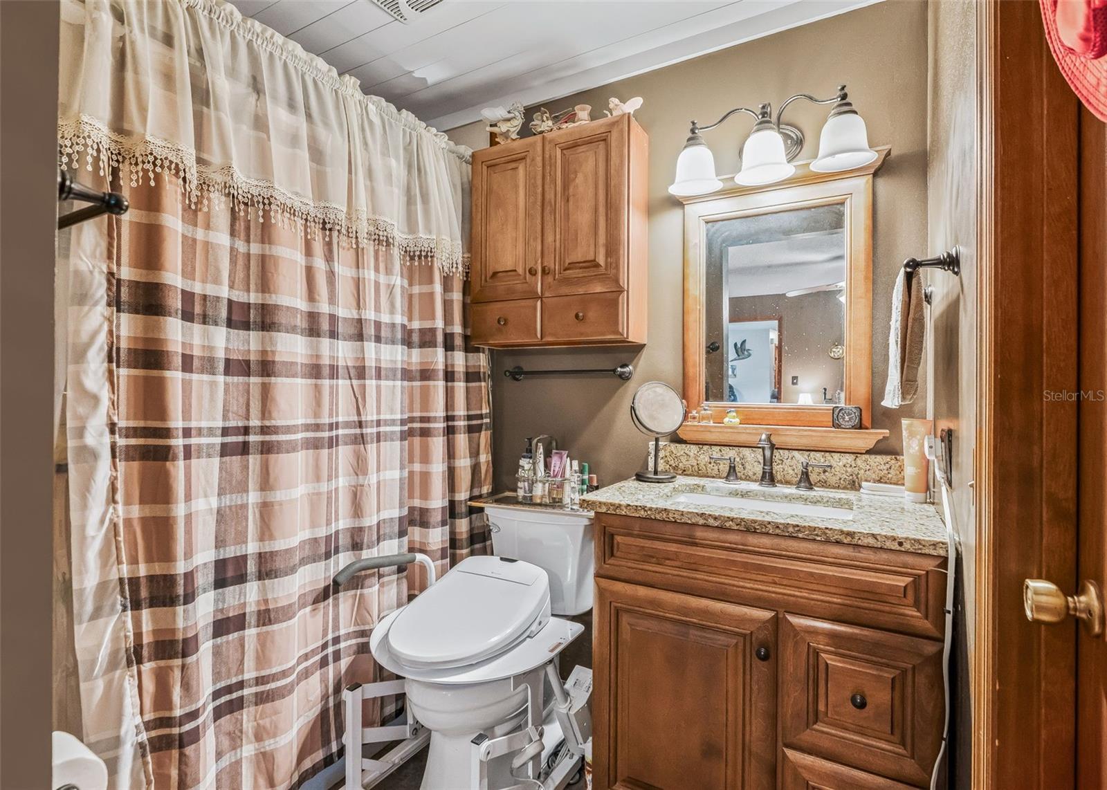2677 Ne 60th Ln Property Photo 18
