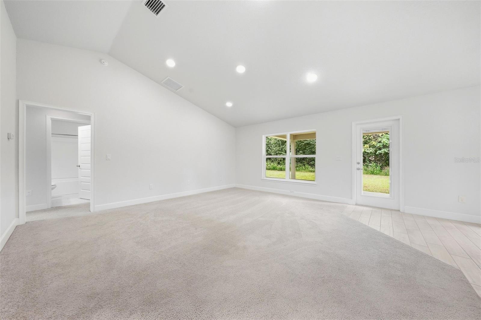 3962 Ne 58th Cir Property Photo 7