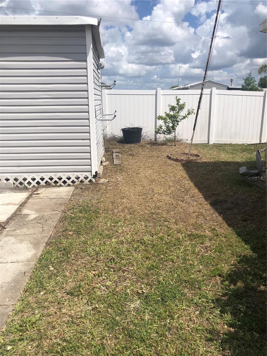 5304 Croton St Property Photo 6