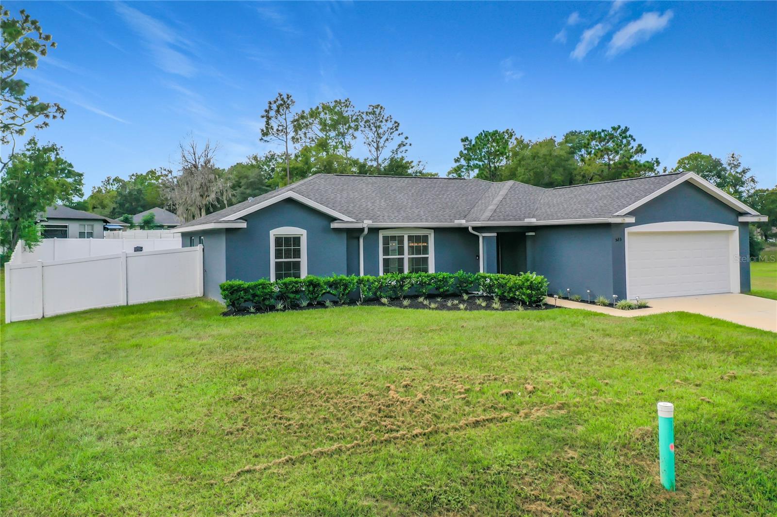 523 Bahia Circle Ter Property Photo 4