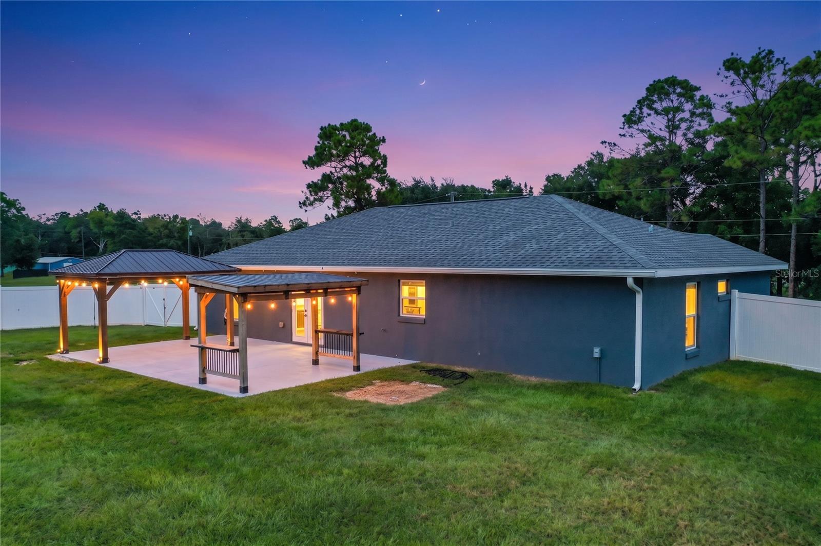 523 Bahia Circle Ter Property Photo 6