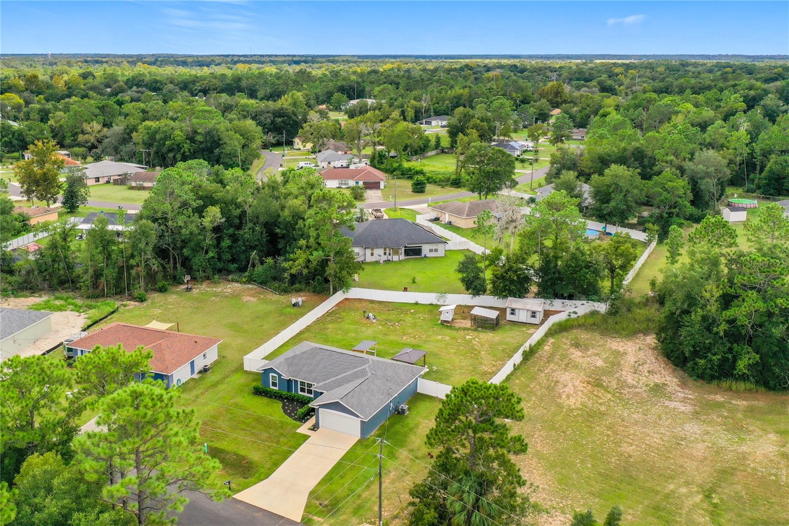 523 Bahia Circle Ter Property Photo 8
