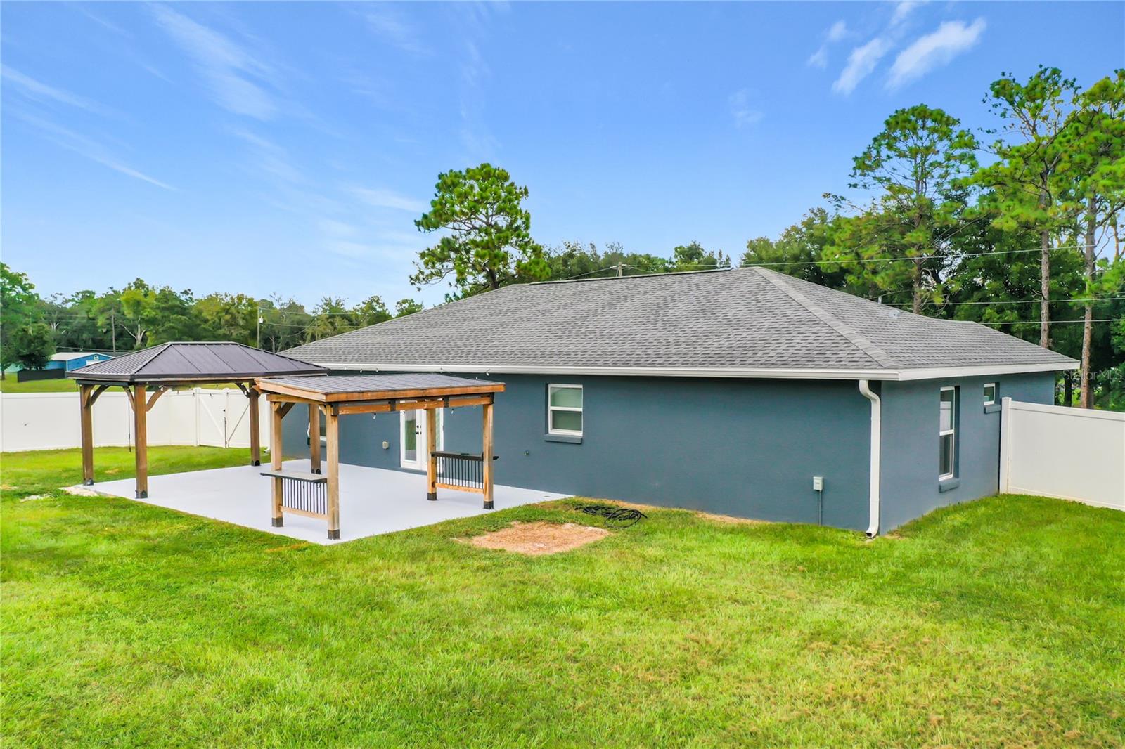 523 Bahia Circle Ter Property Photo 11