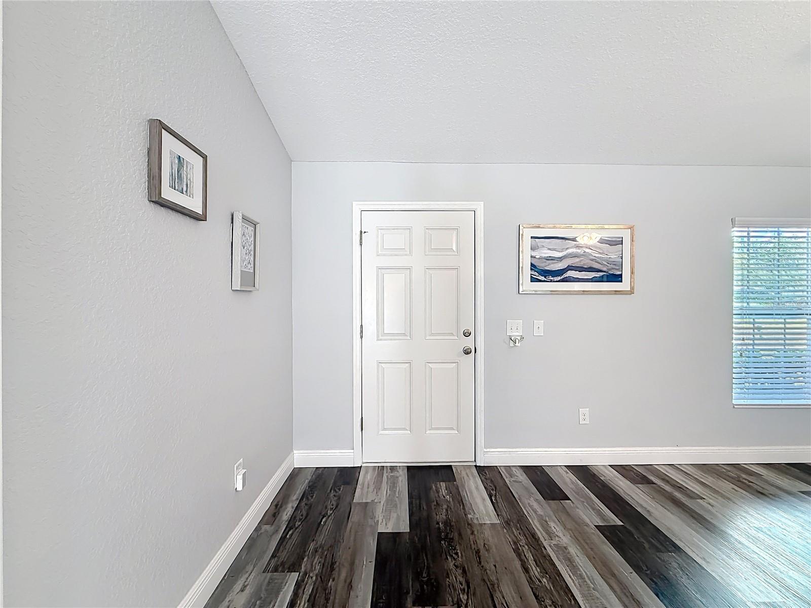 523 Bahia Circle Ter Property Photo 15