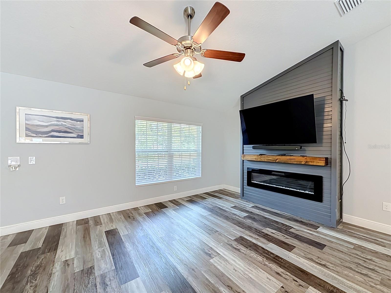 523 Bahia Circle Ter Property Photo 18