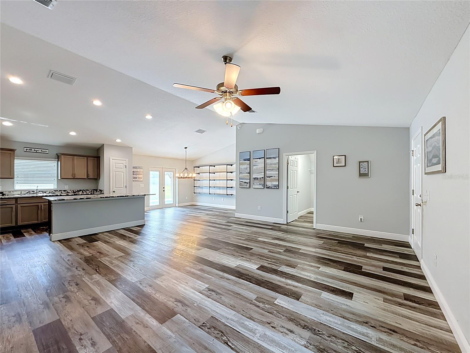 523 Bahia Circle Ter Property Photo 20