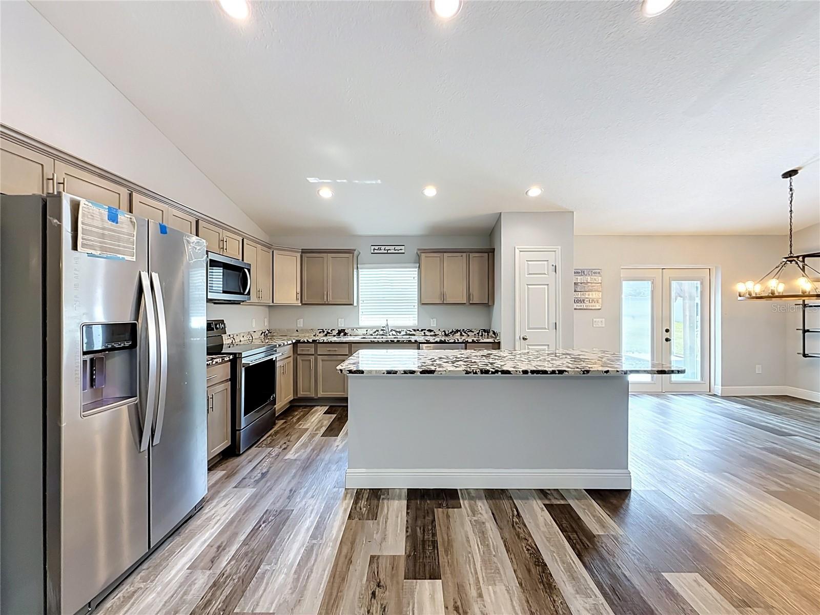 523 Bahia Circle Ter Property Photo 22