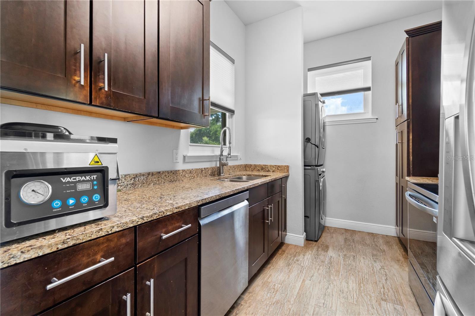 1345-10 Ne 155 Pl Property Photo 28