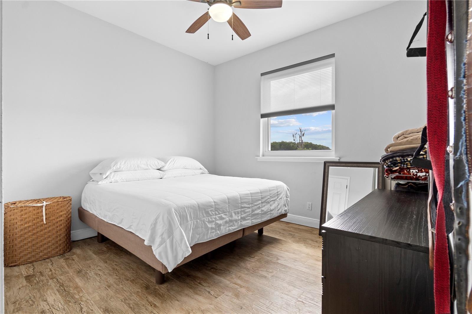 1345-10 Ne 155 Pl Property Photo 31