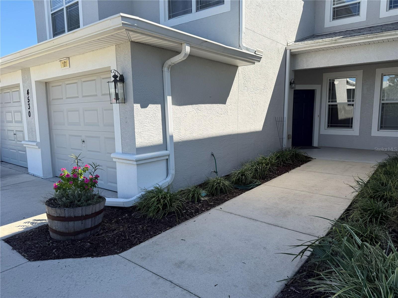 4530 Sw 52nd Cir #101 Property Photo 2