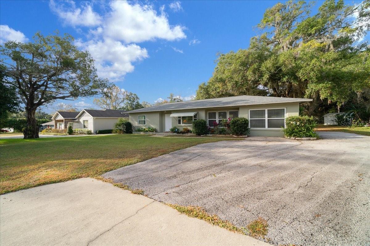 2810 Se Lake Weir Ave Property Photo 6
