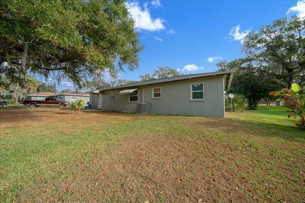2810 Se Lake Weir Ave Property Photo 9
