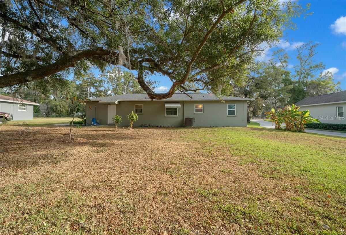 2810 Se Lake Weir Ave Property Photo 10