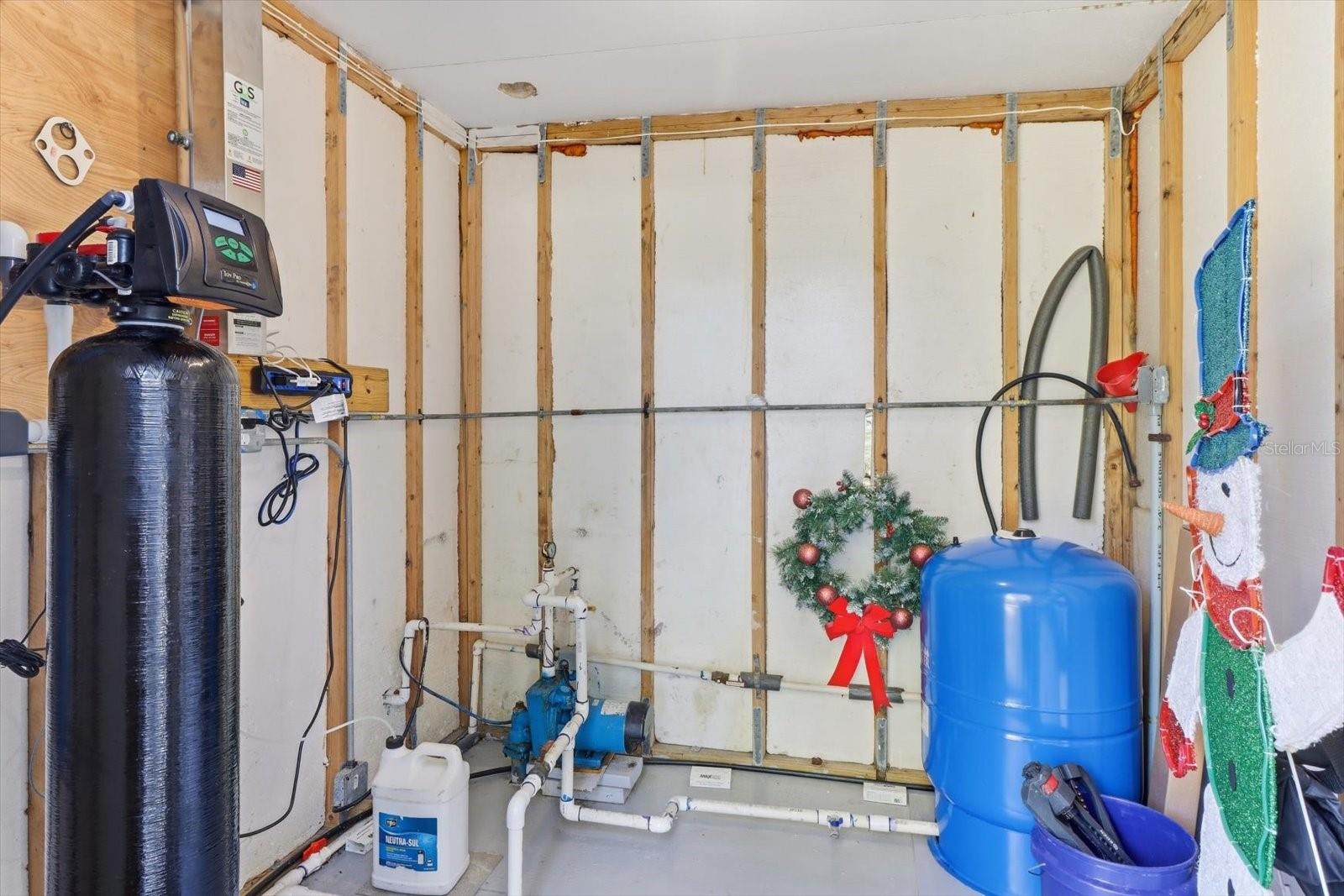 145 & 143 Faye St Property Photo 32