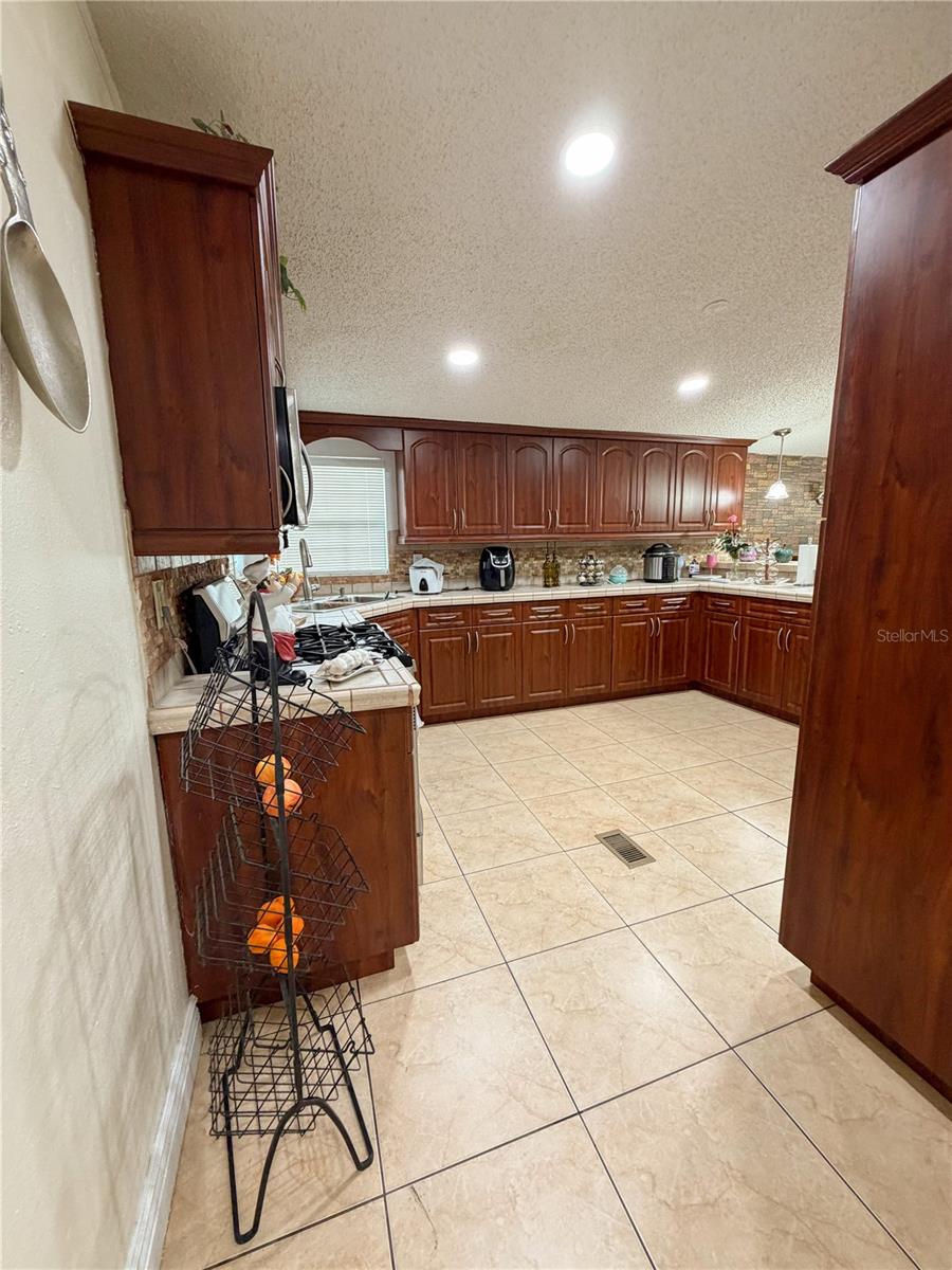 7485 Sw 19th Pl Property Photo 9