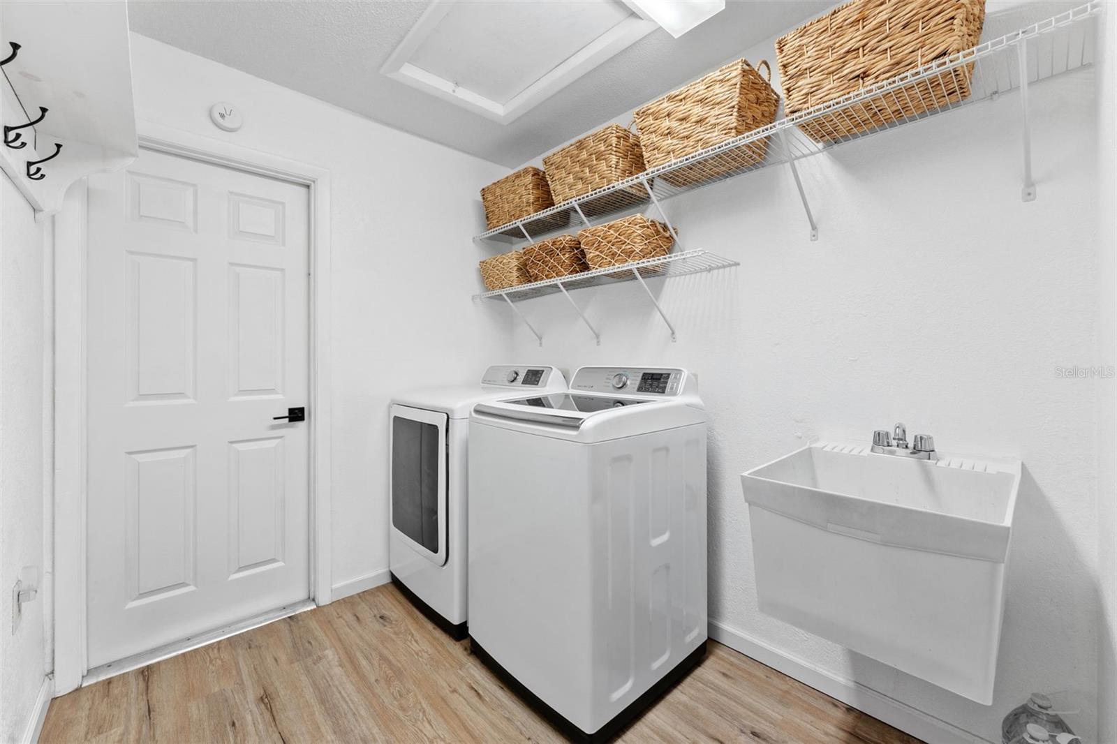 8428 Elgrove St Property Photo 33