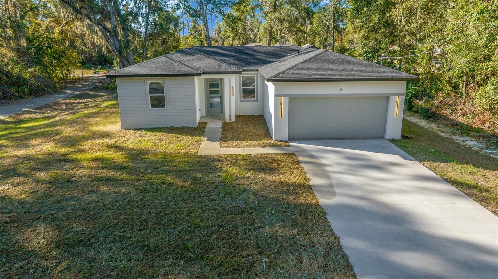 4 Oak Cir Property Photo 2