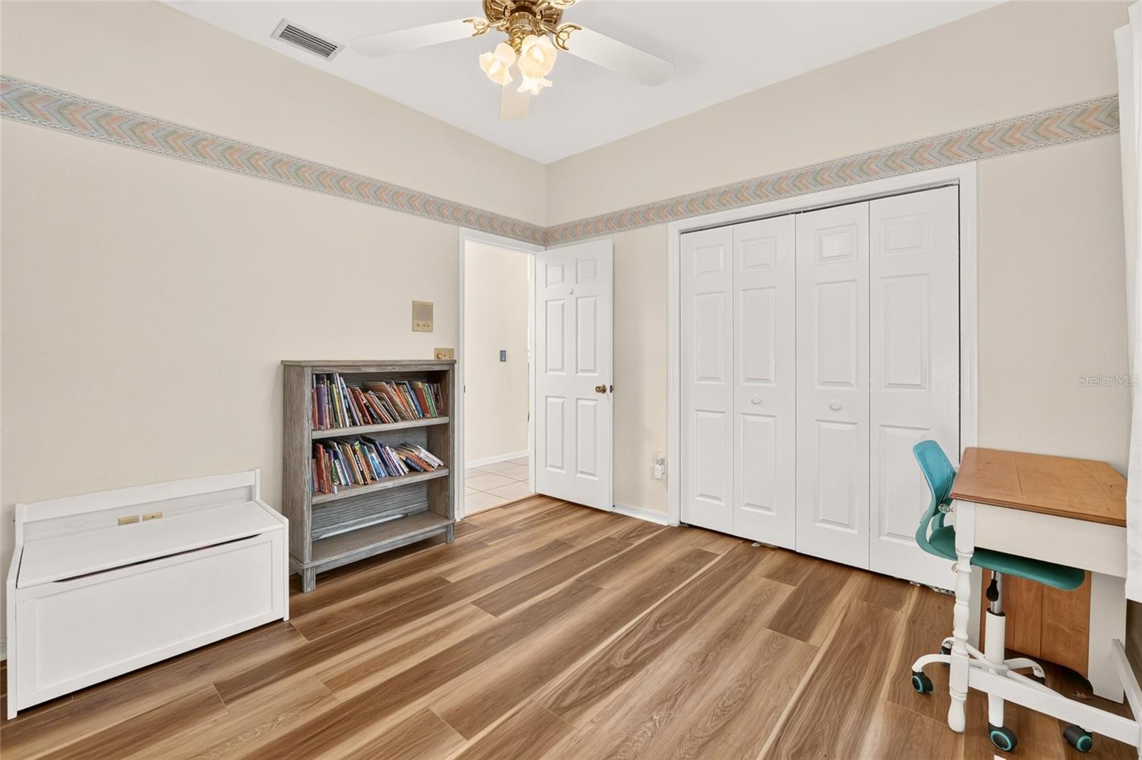 549 W National St Property Photo 51