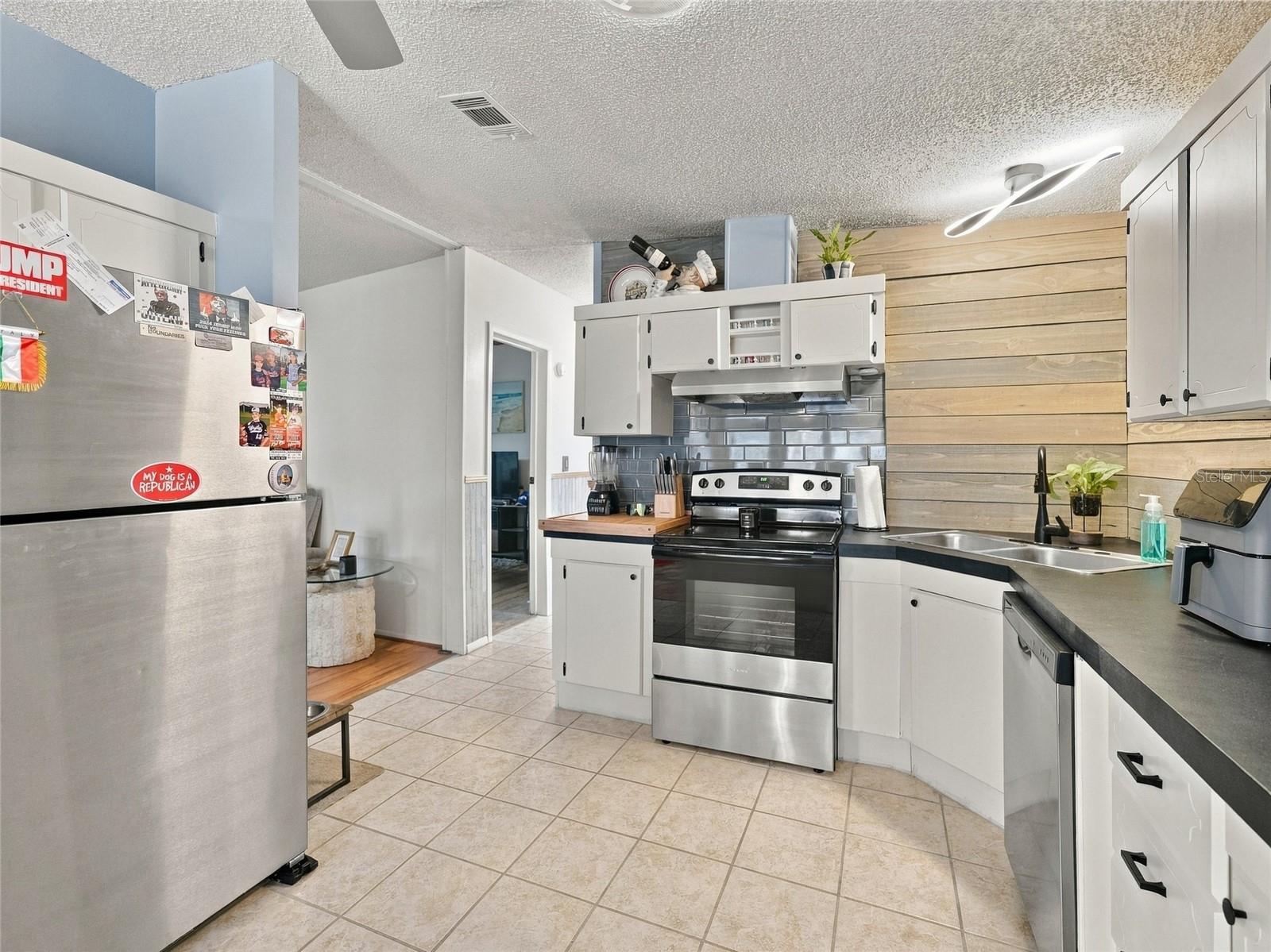 8641 Sw 62nd Ter Property Photo 14