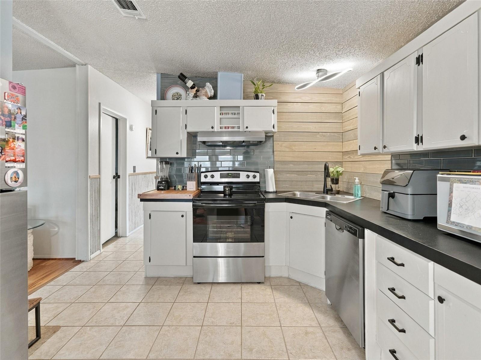8641 Sw 62nd Ter Property Photo 15