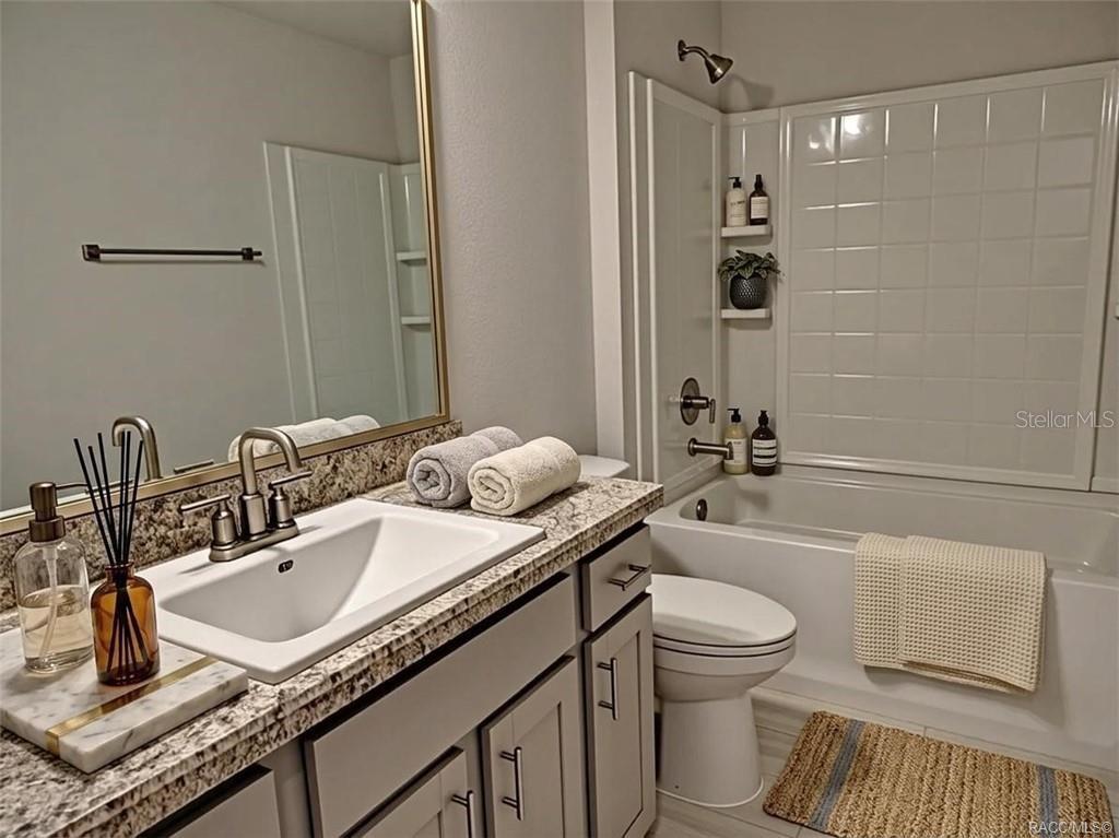 2501 Clearwood St Property Photo 8