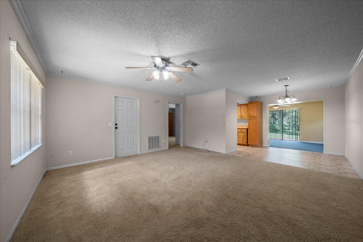 8599 E Hampton Point Rd Property Photo 5
