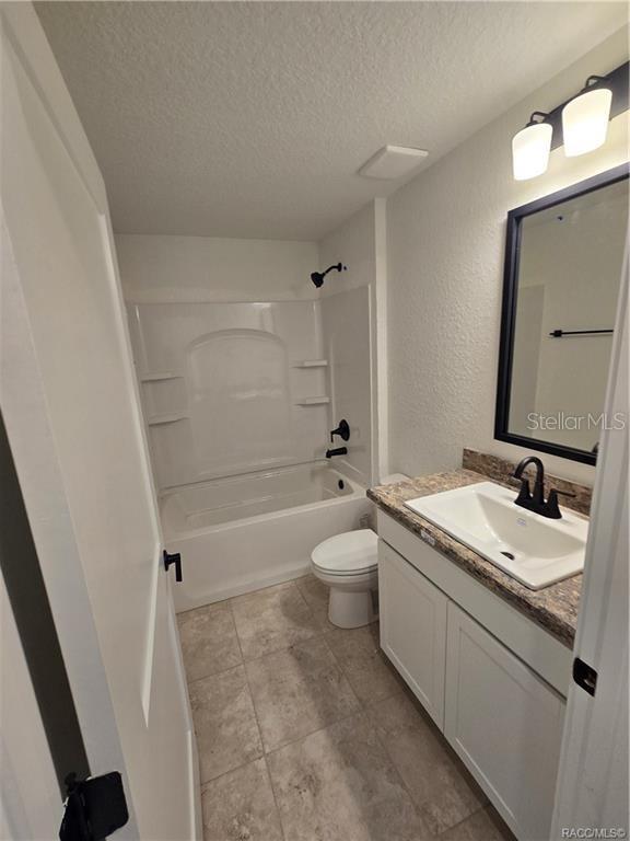 2505 Clearwood St Property Photo 7