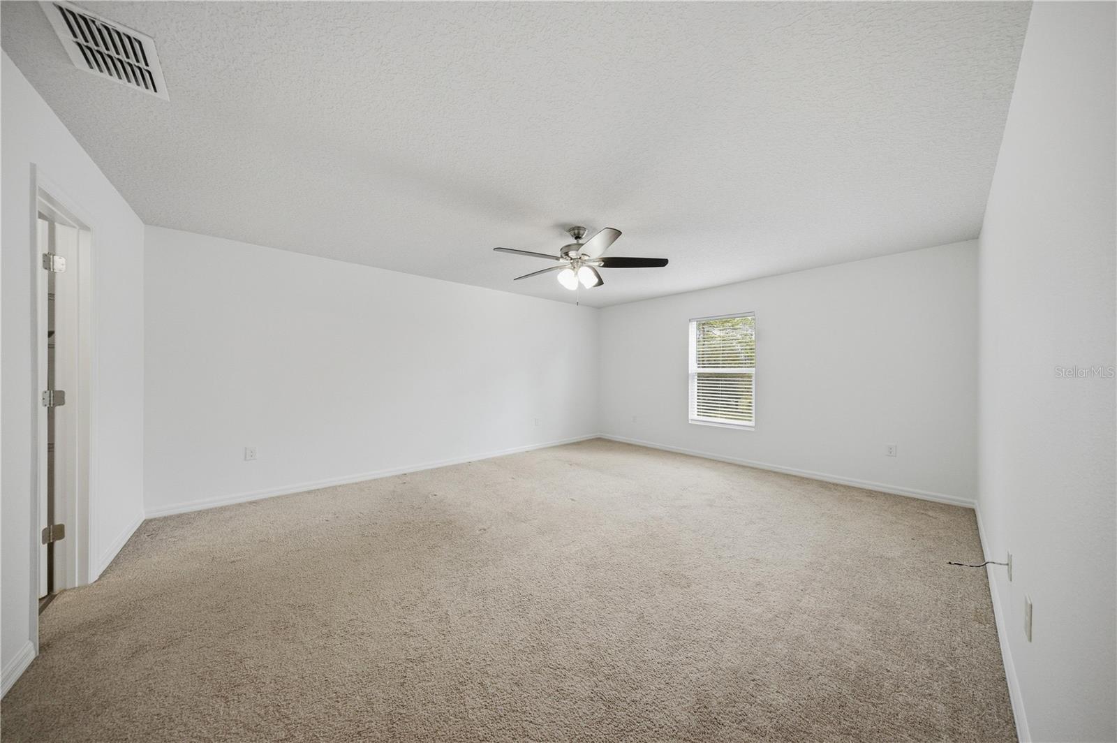 2934 W Higgins Pl Property Photo 17