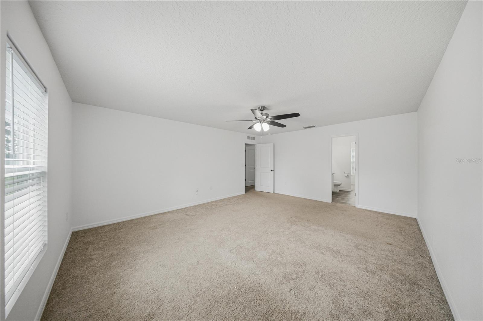2934 W Higgins Pl Property Photo 18