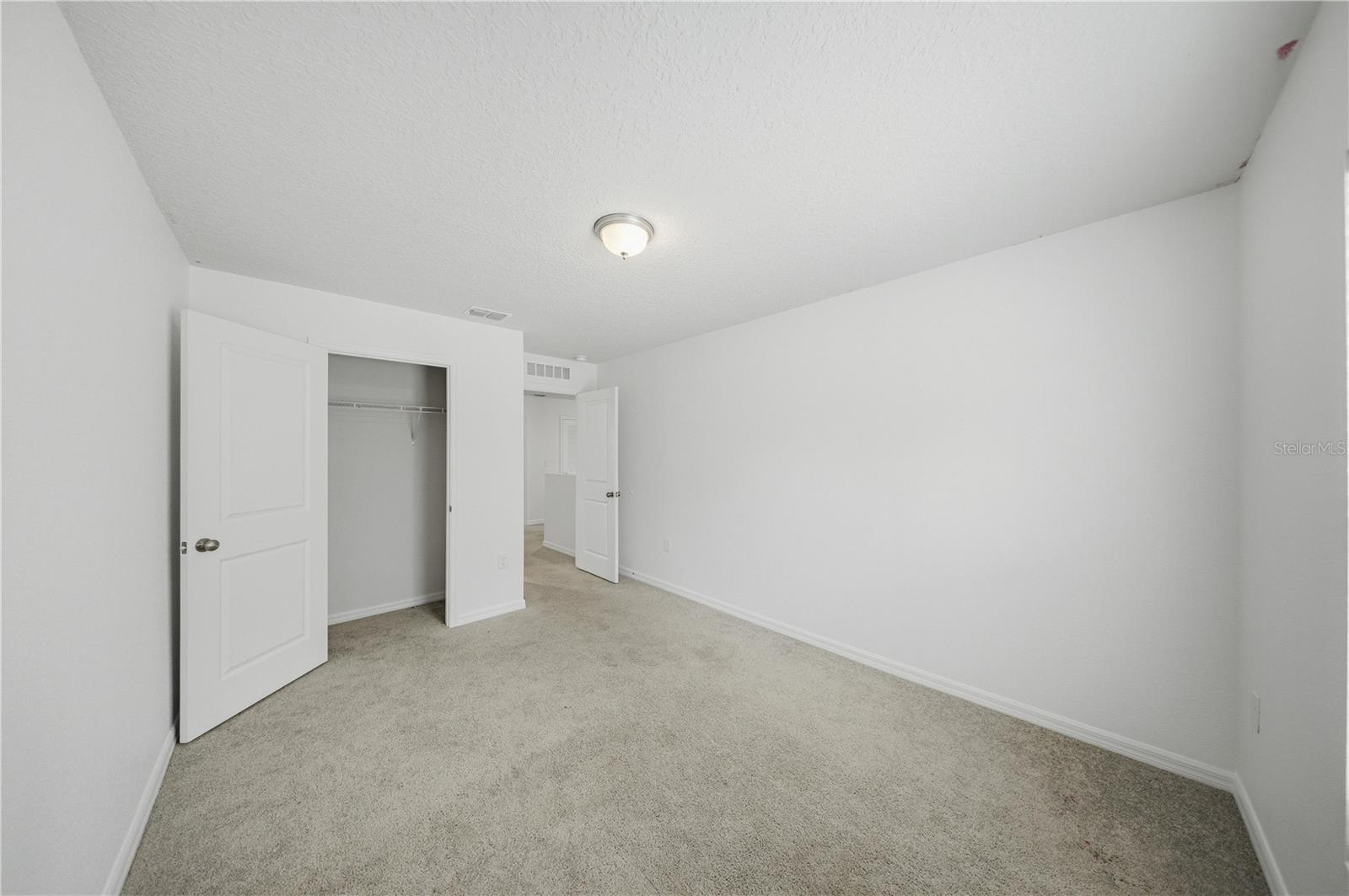 2934 W Higgins Pl Property Photo 23