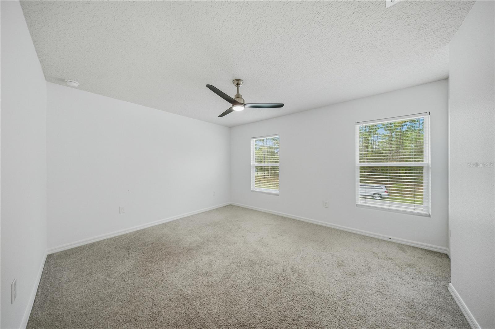 2934 W Higgins Pl Property Photo 27