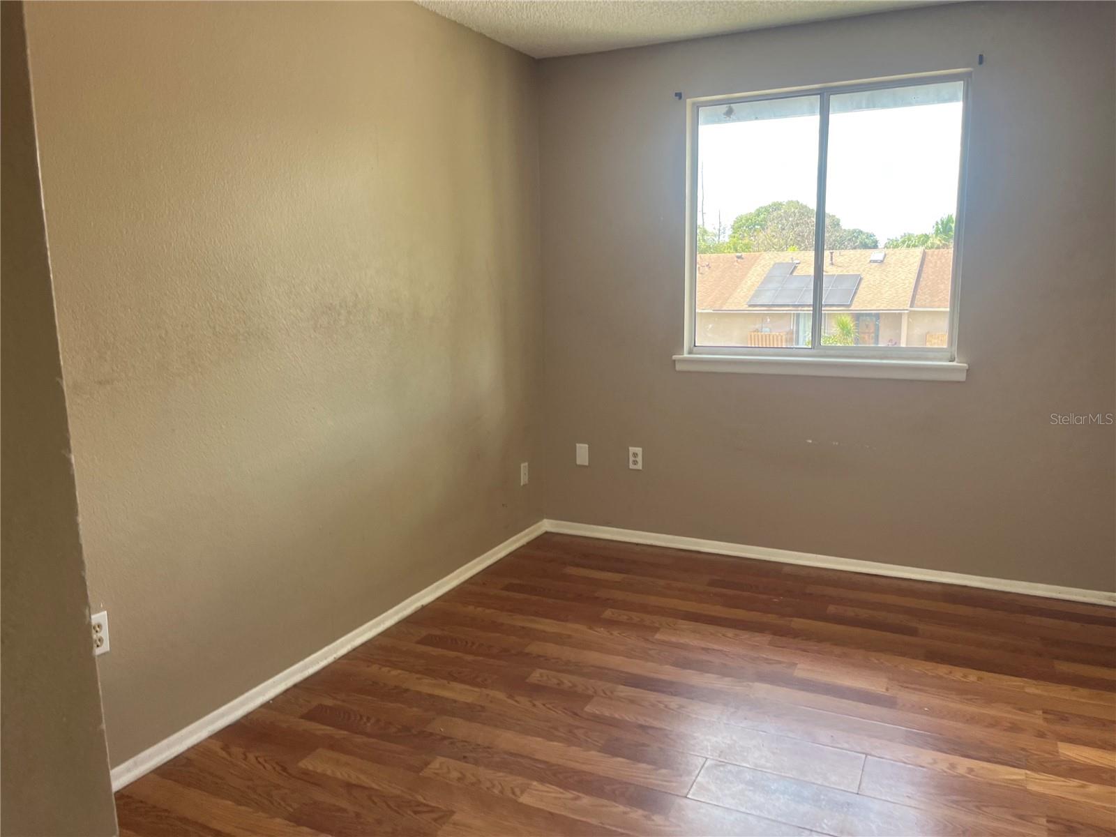 1323 Azalea Way Property Photo 8