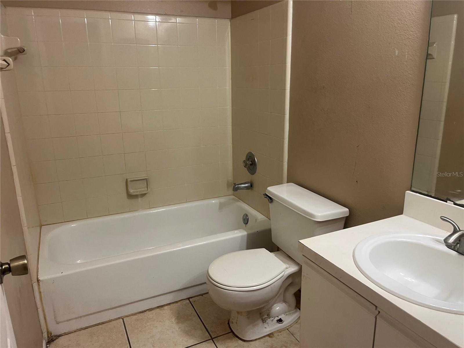 1323 Azalea Way Property Photo 9