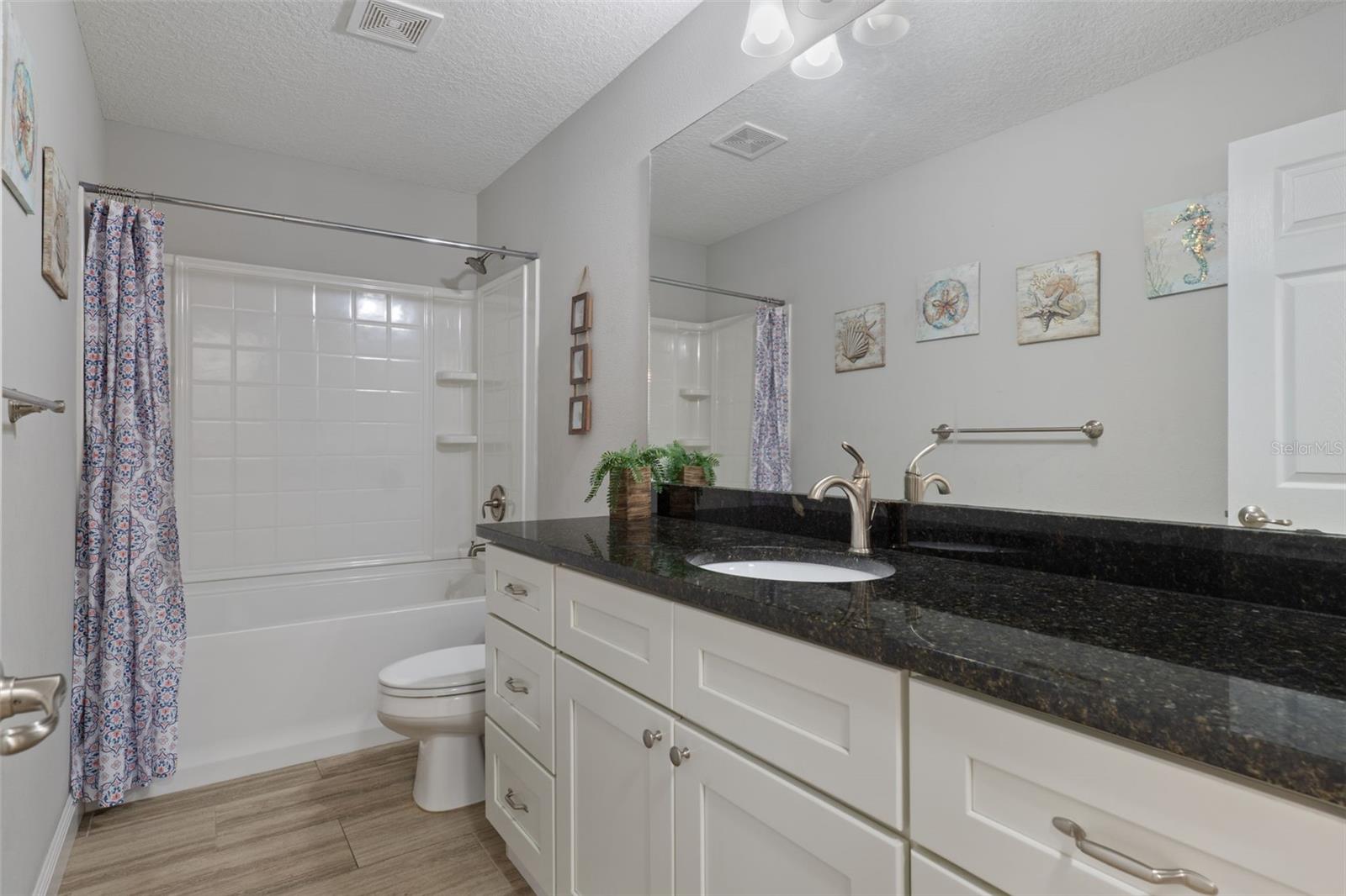 1619 W Lamplighter St Property Photo 14