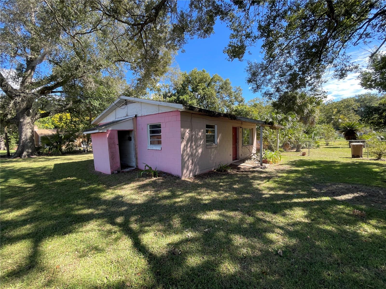 1949 Nw 4th Pl Property Photo 2