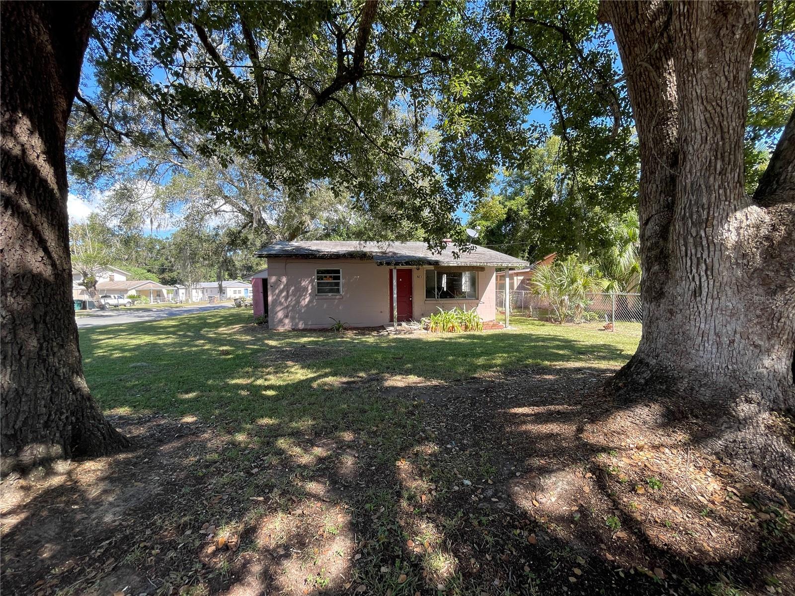1949 Nw 4th Pl Property Photo 3