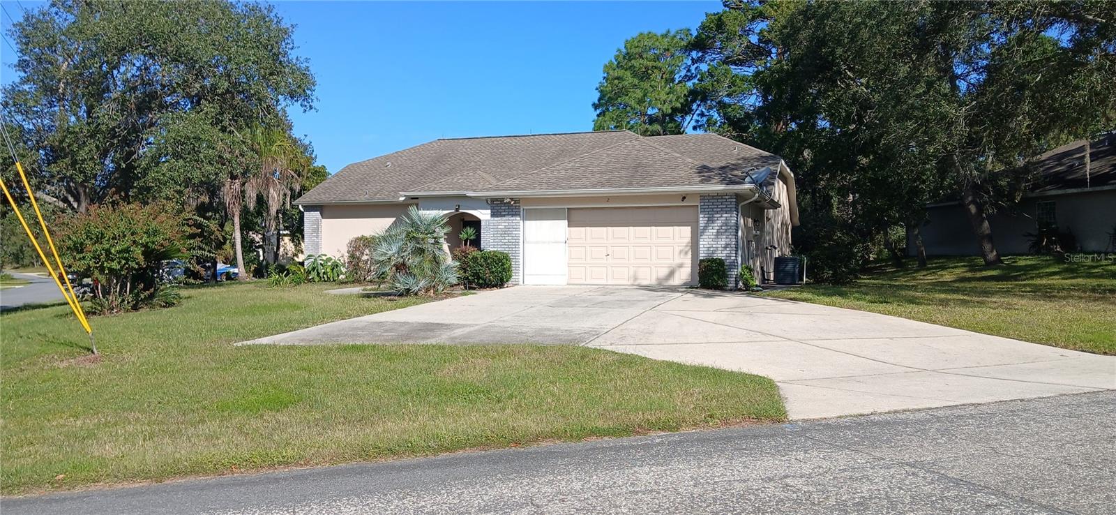 2 Black Willow Ct N Property Photo 2