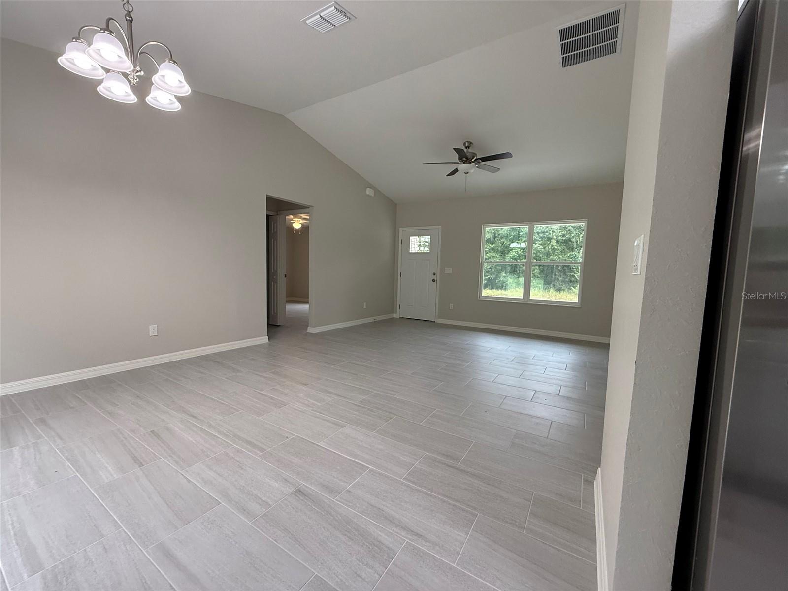 1323 Nw 52nd Ct Property Photo 3