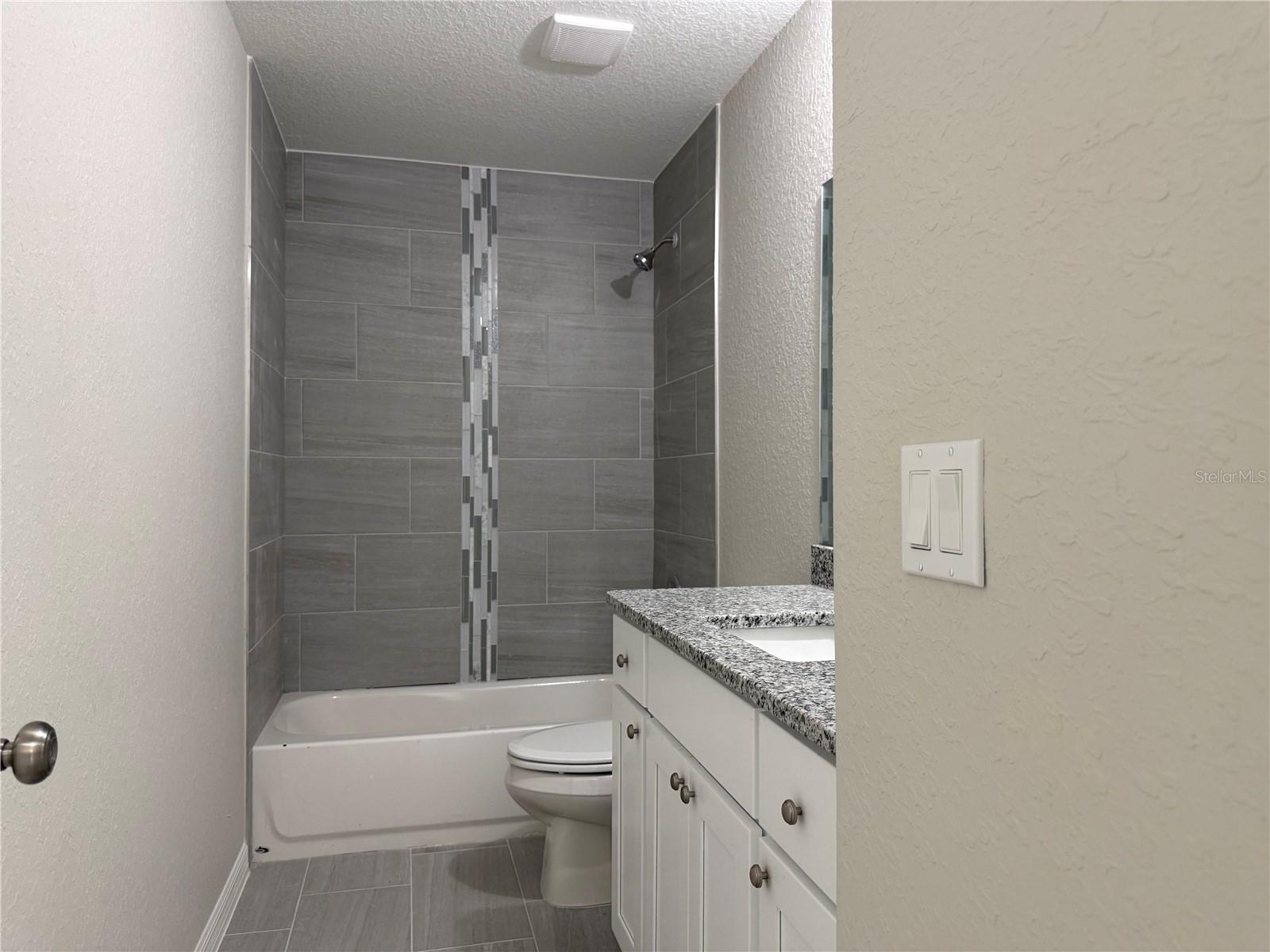 1323 Nw 52nd Ct Property Photo 8
