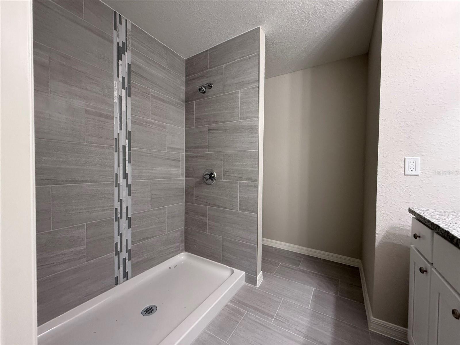 1323 Nw 52nd Ct Property Photo 15