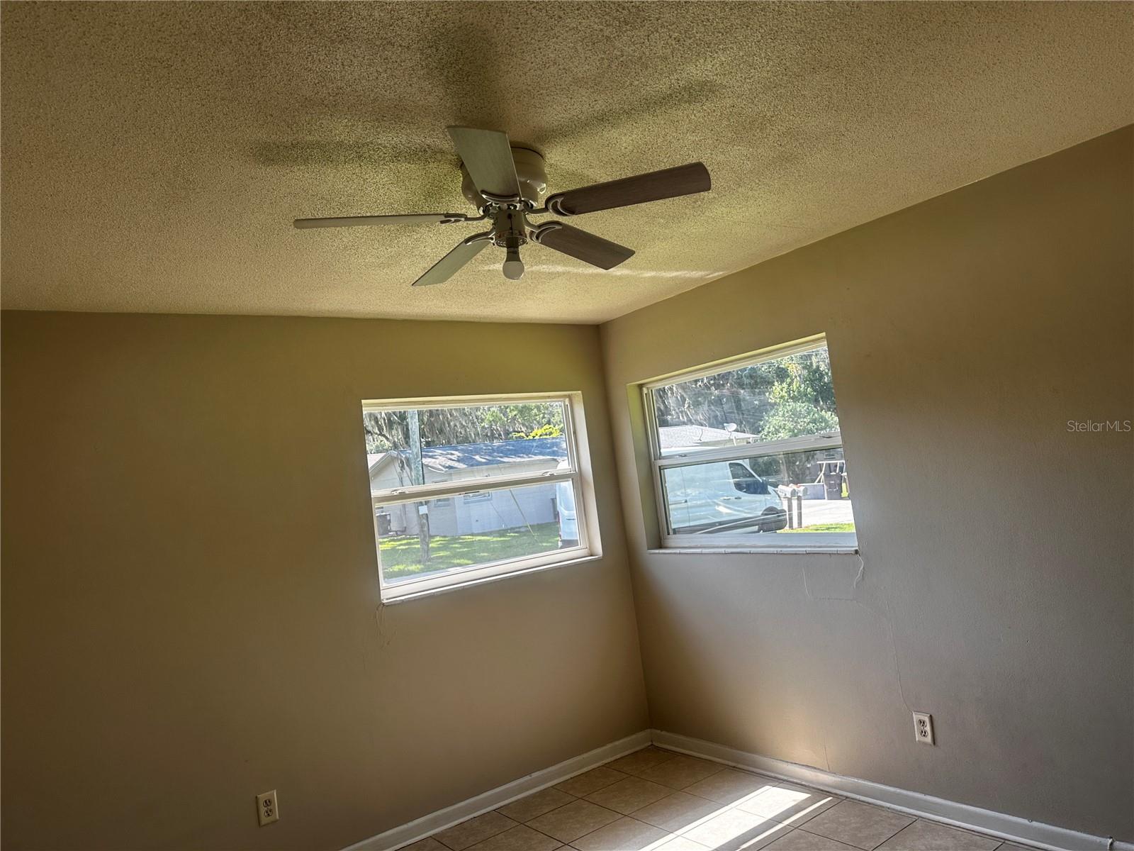 2017 Ne 2 St Property Photo 3