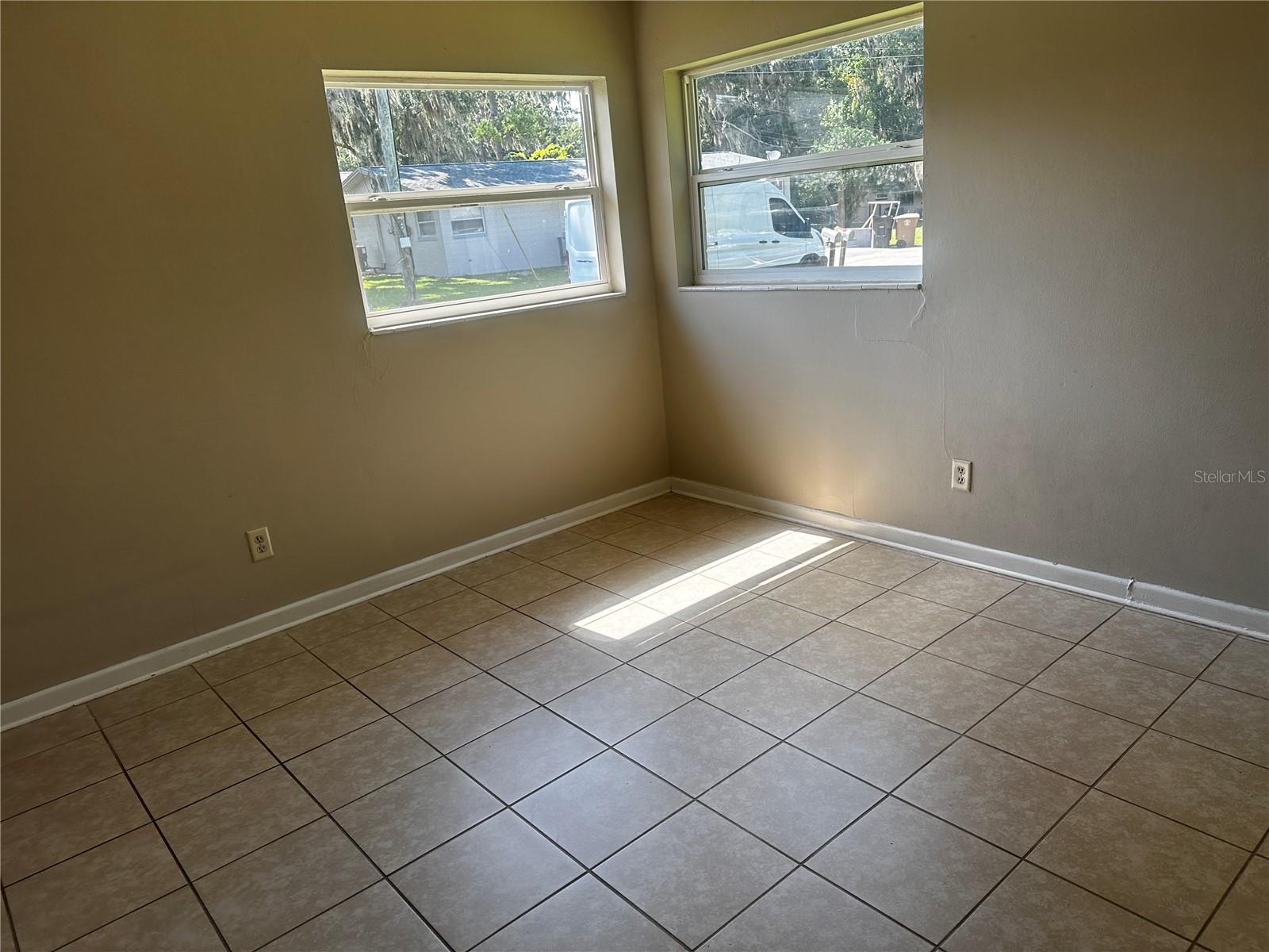 2017 Ne 2 St Property Photo 6
