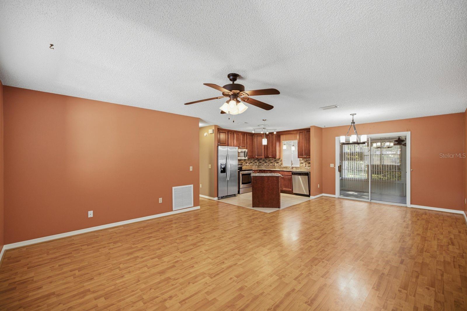 705 Murray Ln Property Photo 4