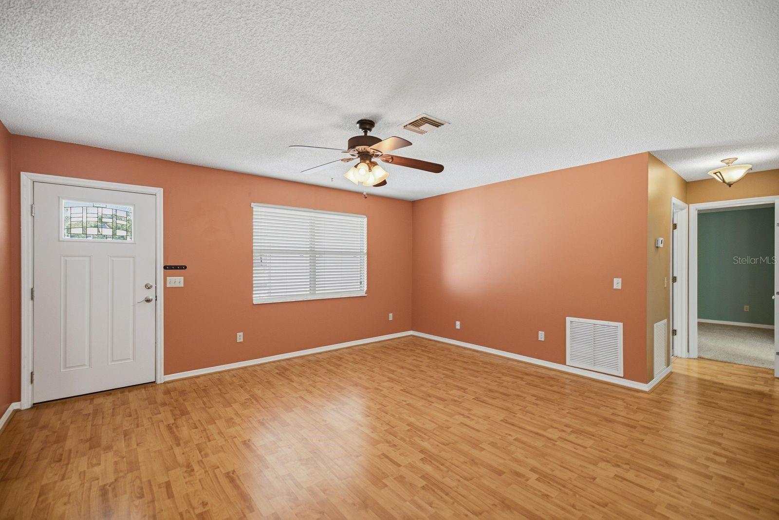 705 Murray Ln Property Photo 5